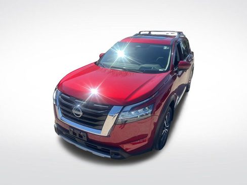Certified 2024 Nissan Pathfinder Platinum w/ Cargo Package AWD/4WD image 37