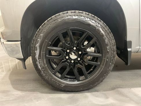 Used 2024 Chevrolet Silverado 1500 LT w/ Z71 Off-Road Package AWD/4WD image 6