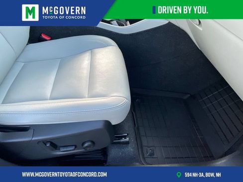 Used 2021 Volvo XC40 T5 Momentum w/ Protection Package Premier AWD/4WD image 36