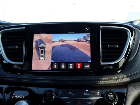 New 2027 Chrysler Pacifica Limited AWD/4WD image 25