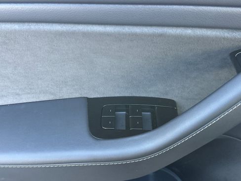 Used 2019 Tesla Model 3 Standard Range Plus image 11