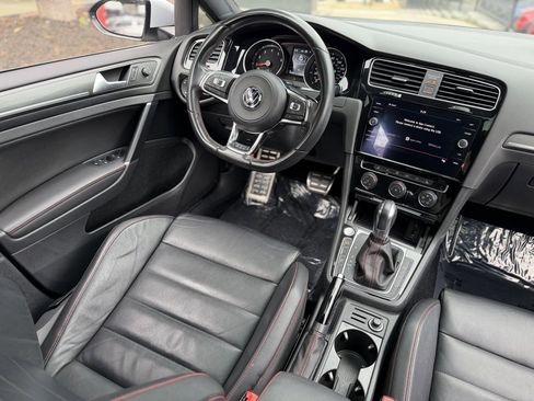 Used 2018 Volkswagen GTI SE w/ SE Leather Package image 40