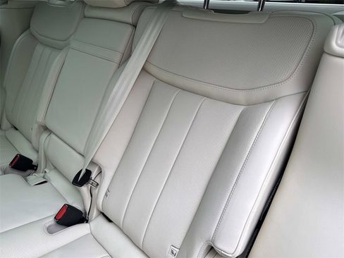 Used 2023 Land Rover Range Rover SE image 14