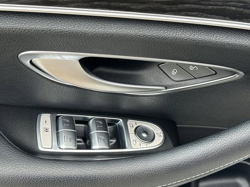 Used 2019 Mercedes-Benz E 300 image 13