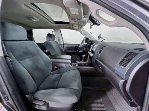 Used 2022 Toyota Sequoia TRD Sport AWD/4WD image 30