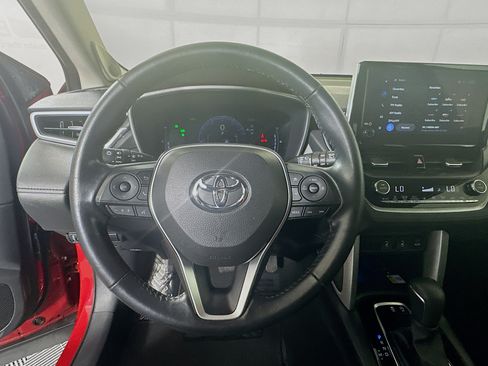 Used 2023 Toyota Corolla Cross XLE w/ Convenience Package FWD image 15