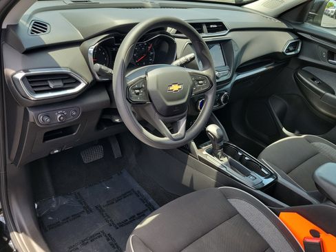 Used 2023 Chevrolet TrailBlazer LT FWD image 23