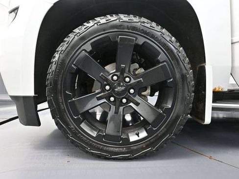 Used 2016 Chevrolet Tahoe LTZ AWD/4WD image 18
