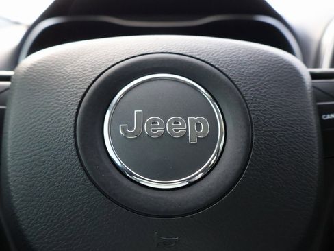 Used 2019 Jeep Cherokee Trailhawk w/ Comfort/Convenience Group image 27