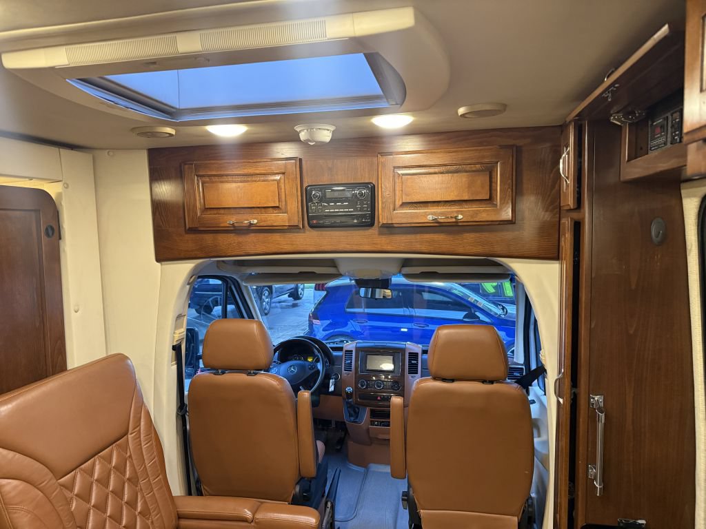 Used 2017 Mercedes-Benz Sprinter 3500 image 57