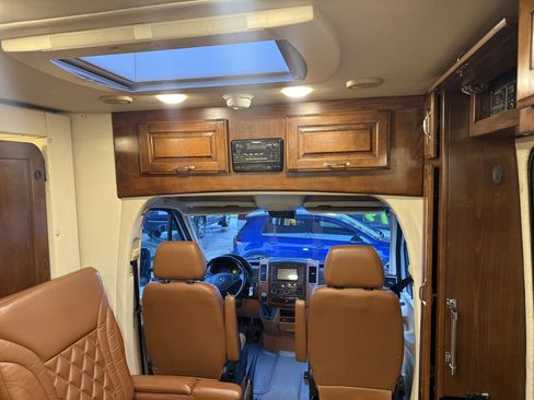 Used 2017 Mercedes-Benz Sprinter 3500 image 57