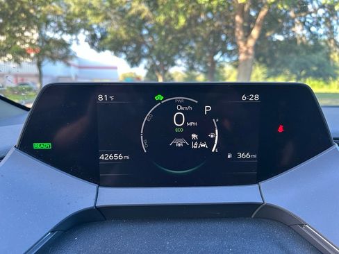 Used 2024 Toyota Prius LE FWD image 22