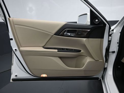 Used 2017 Honda Accord EX-L image 21