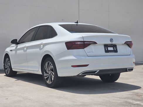 Used 2020 Volkswagen Jetta SEL Premium image 3