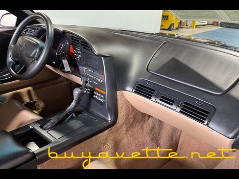 Used 1996 Chevrolet Corvette Coupe RWD image 14