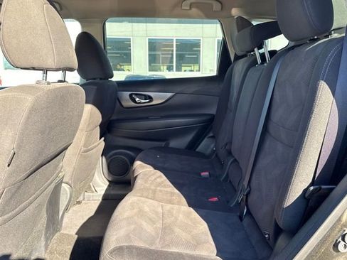 Used 2016 Nissan Rogue S image 9