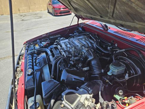 Used 1990 Toyota Pickup Deluxe AWD/4WD image 14
