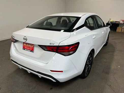 Used 2024 Nissan Sentra SV FWD image 3