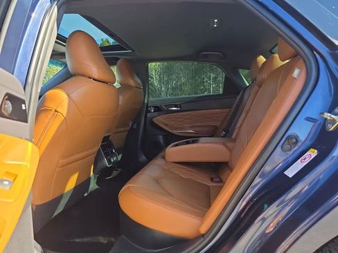 Used 2019 Toyota Avalon Limited image 47