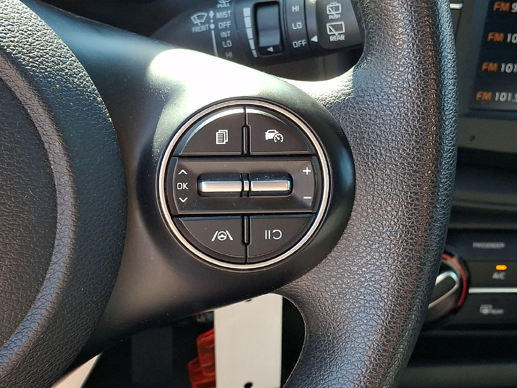 Used 2023 Kia Soul LX w/ LX Technology Package FWD image 21