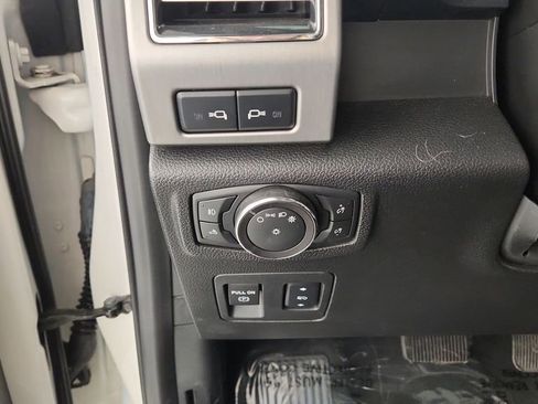 Used 2018 Ford F150 Platinum w/ Equipment Group 701A Luxury image 21