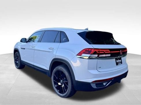 Used 2026 Volkswagen Atlas Cross Sport SE AWD/4WD image 5