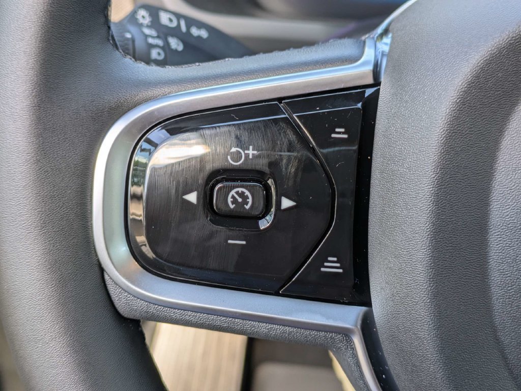 New 2027 Volvo XC90 T8 Plus AWD/4WD image 26