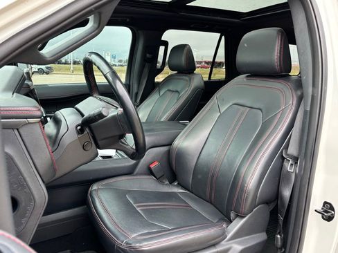Used 2023 Ford Expedition Limited image 7