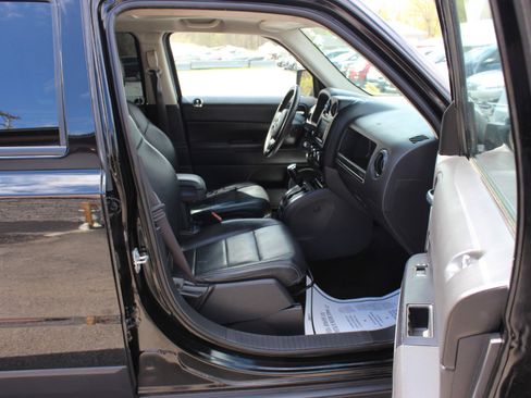 Used 2017 Jeep Patriot High Altitude AWD/4WD image 34