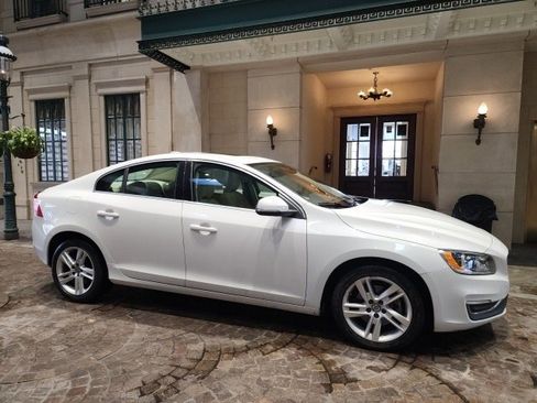 Used 2015 Volvo S60 T5 Premier image 2