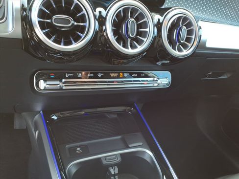 New 2026 Mercedes-Benz GLB 250 4MATIC image 18