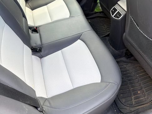 Used 2020 Hyundai Ioniq Limited FWD image 10