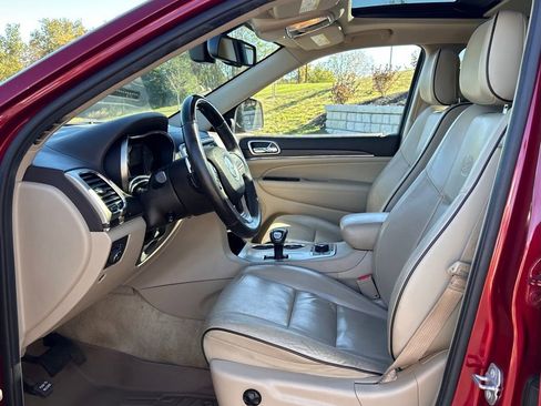 Used 2015 Jeep Grand Cherokee Overland image 16