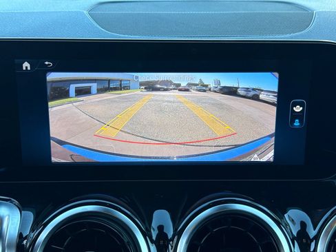 Used 2026 Mercedes-Benz GLB 250 image 38