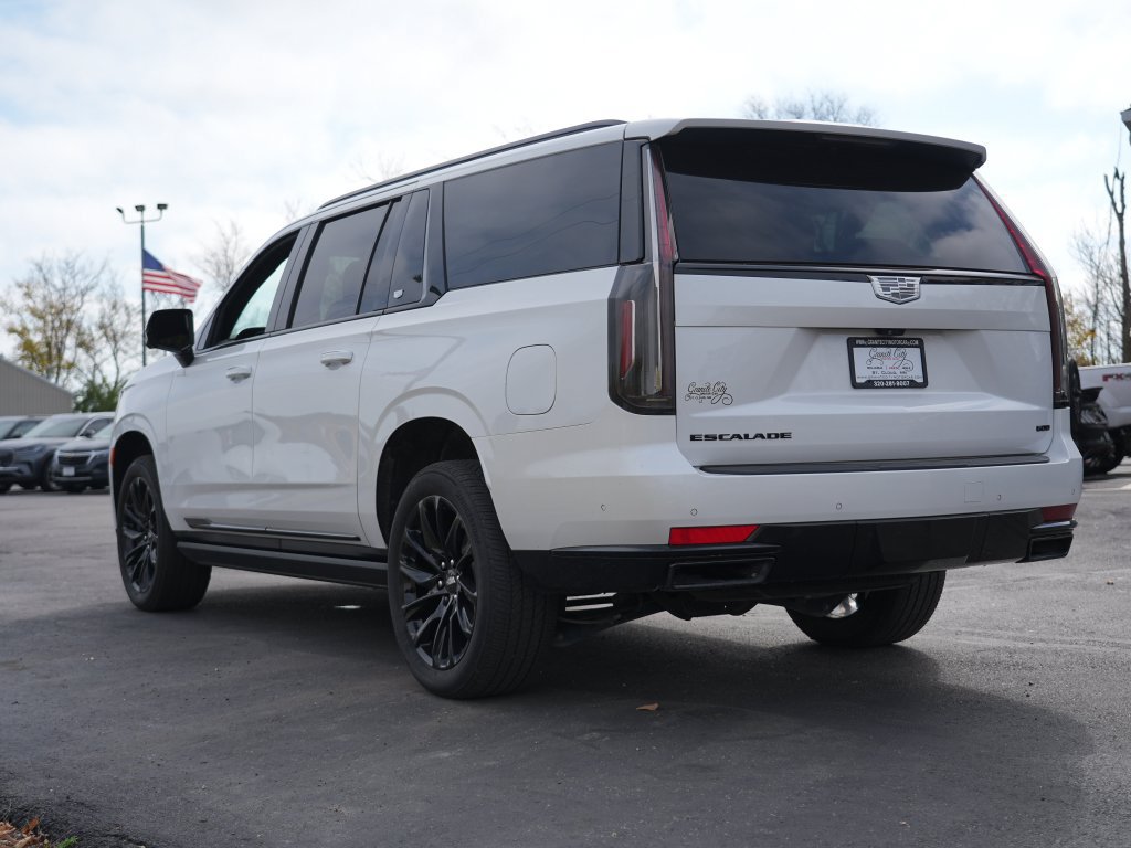 Used 2024 Cadillac Escalade ESV Sport w/ LPO, ONYX Package AWD/4WD image 5