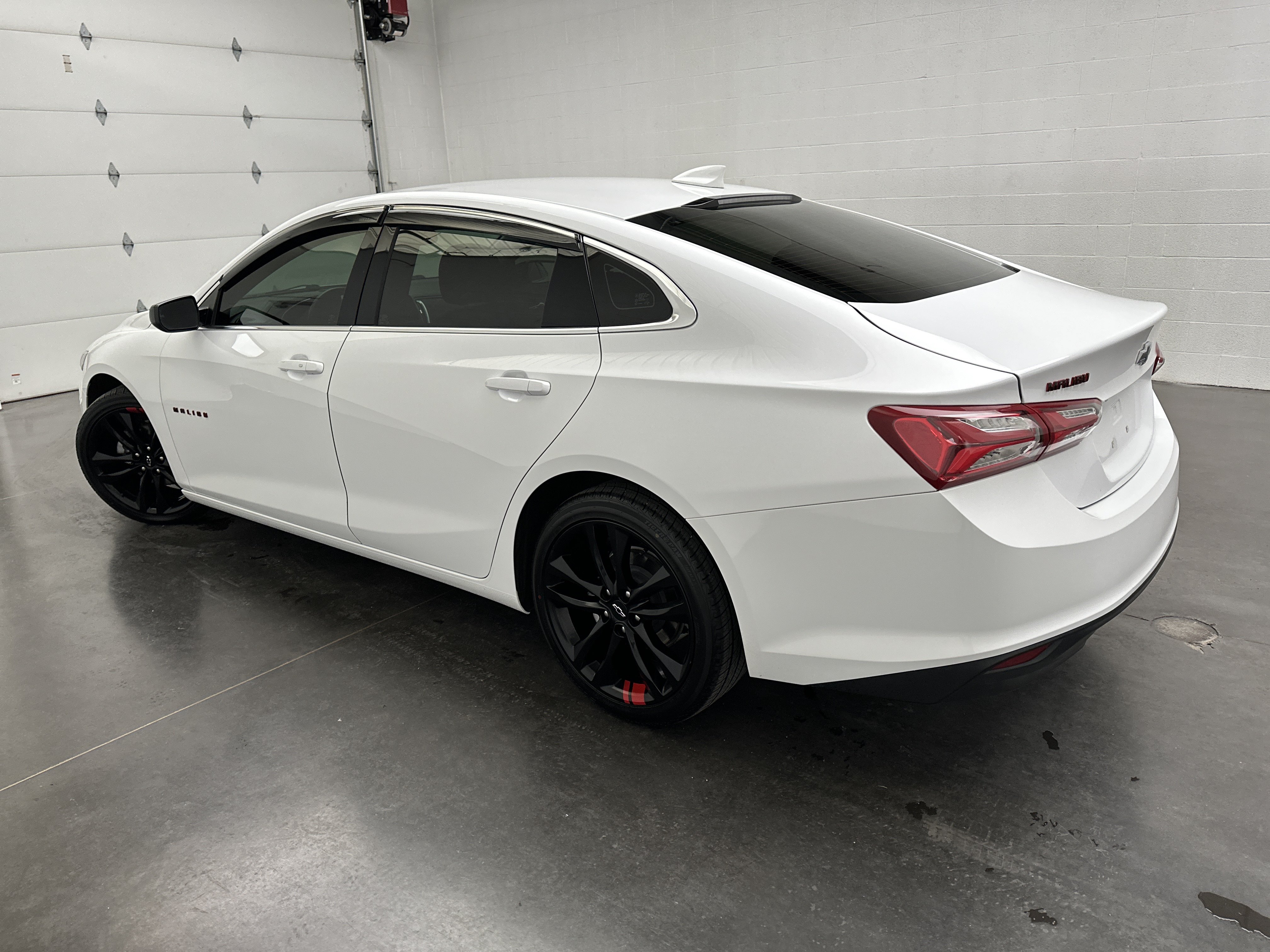 Used 2022 Chevrolet Malibu LT w/ Redline Edition FWD image 6