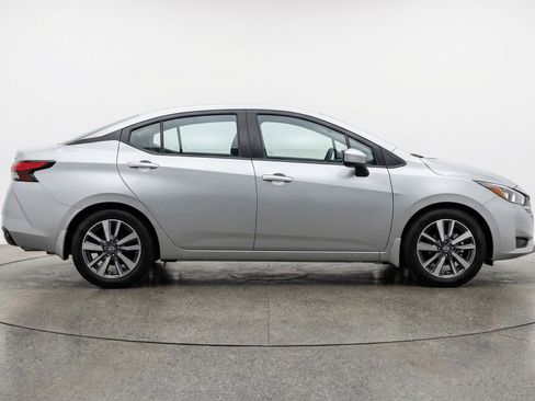 Used 2025 Nissan Versa SV FWD image 11