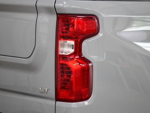 Used 2024 Chevrolet Silverado 1500 LT w/ Z71 Off-Road Package AWD/4WD image 18