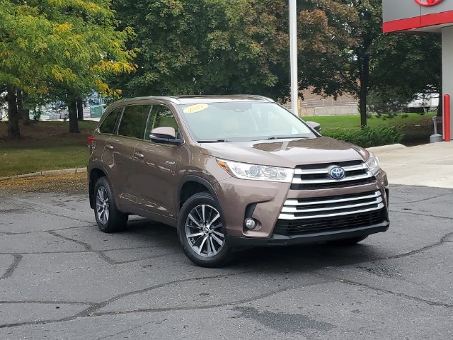 Used 2017 Toyota Highlander XLE AWD/4WD image 32