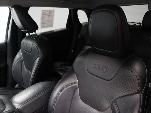 Used 2022 Jeep Cherokee Latitude Lux FWD image 25