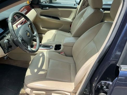 Used 2009 Chevrolet Impala LT w/ Luxury Edition Package FWD image 6