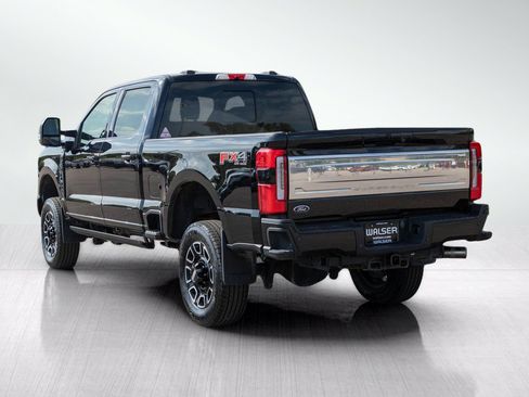 Used 2023 Ford F250 Platinum w/ FX4 Off-Road Package AWD/4WD image 3