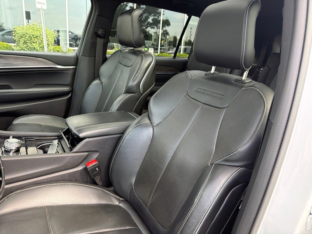 Used 2022 Jeep Grand Cherokee L Overland w/ Advanced Protech Group III AWD/4WD image 16