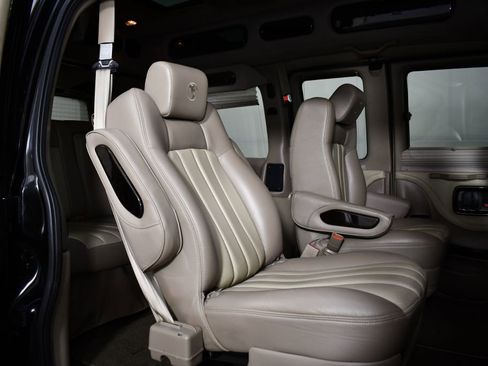 Used 2013 GMC Savana 1500 AWD image 40