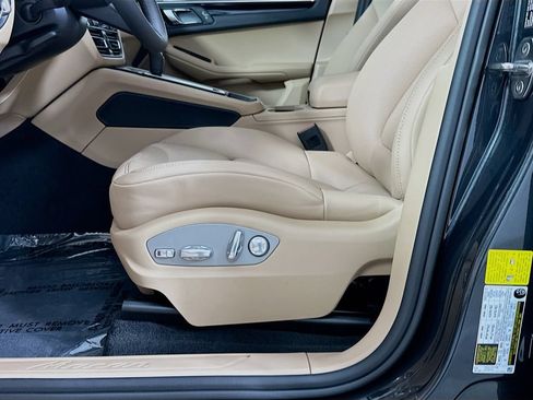 Certified 2026 Porsche Macan AWD/4WD image 22