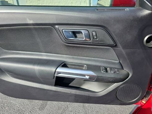 Used 2019 Ford Mustang Coupe image 27