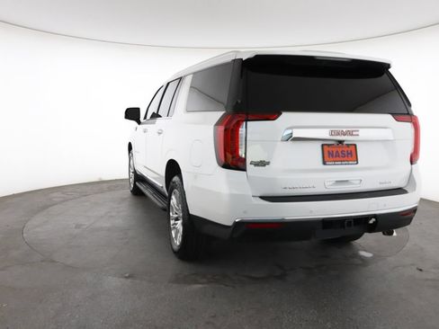 Used 2021 GMC Yukon XL SLT w/ SLT Premium Package AWD/4WD image 10
