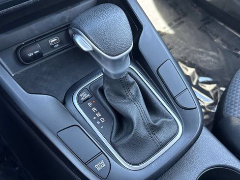 Used 2025 Kia Soul LX w/ LX Technology Package FWD image 39