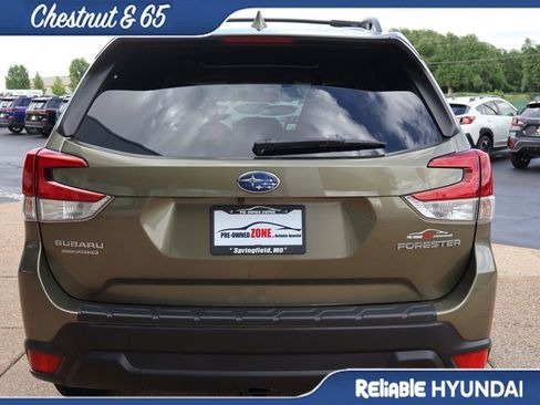 Used 2023 Subaru Forester Premium AWD/4WD image 5