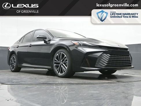 Used 2025 Toyota Camry XLE FWD image 30